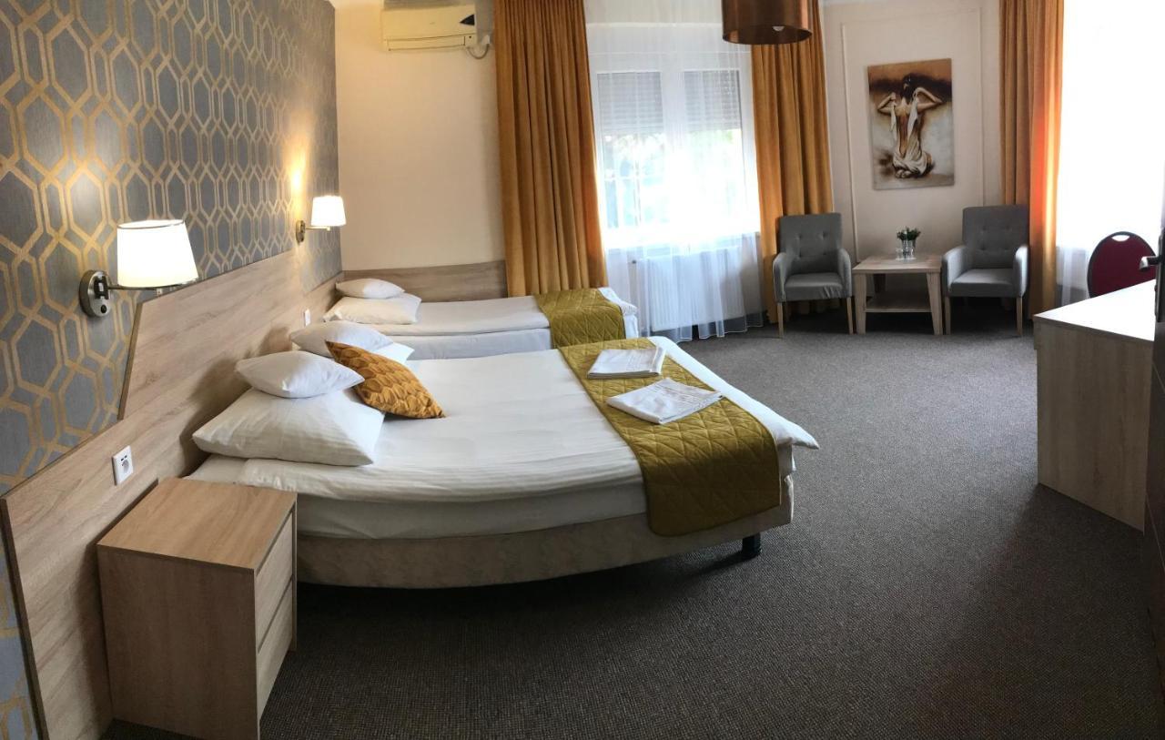 Pasja Noclegi B&B Wolow  ภายนอก รูปภาพ